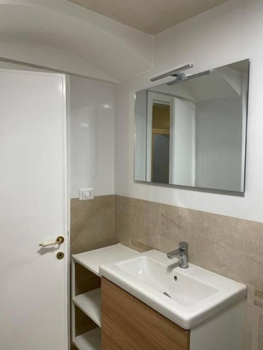 Bellaflo: Small Apartment In The Center Of ฟลอเรนซ์ ภายนอก รูปภาพ
